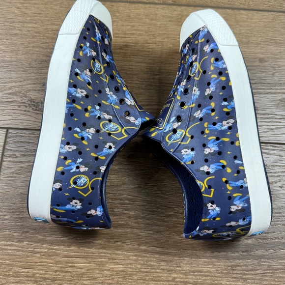 Native x Disney 50th Anniversary Walt Disney World Jefferson Shoes, Size 3 - Picture 6 of 10